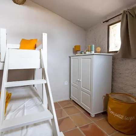 Ferienhaus Unique Sheepfold In Connection With Nature Treilles