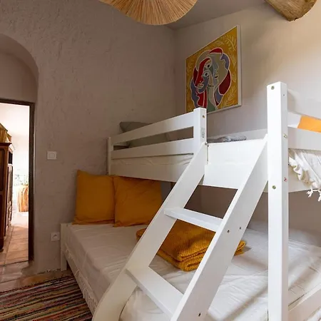 Ferienhaus Unique Sheepfold In Connection With Nature Treilles